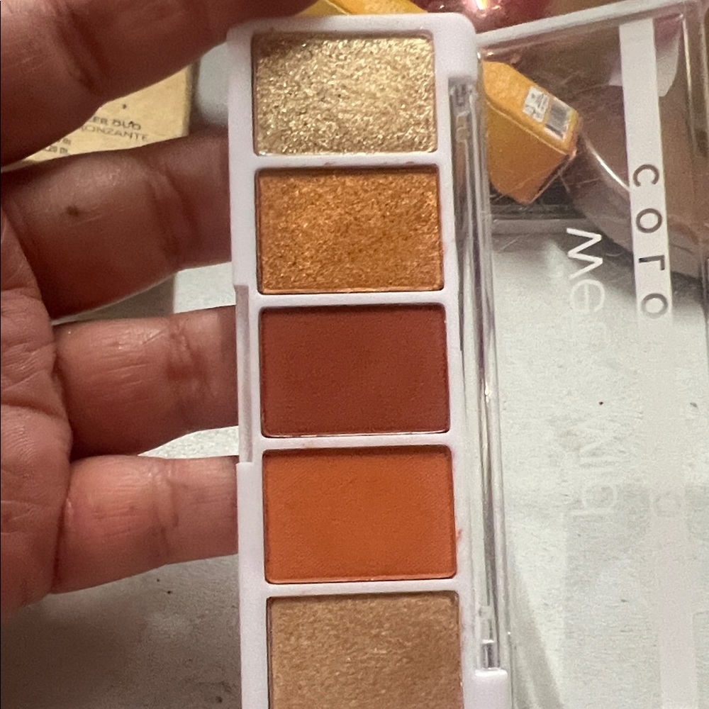 Makeup bundle - Picture 6 of 6